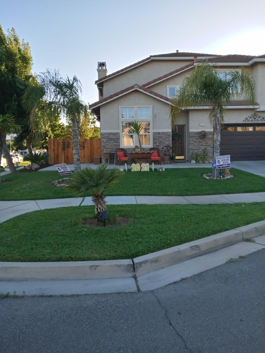 Hernandez Lawn Care and Gardening Services: Service Image-2 Hernandez Lawn Care and Gardening Services: Service Image-2